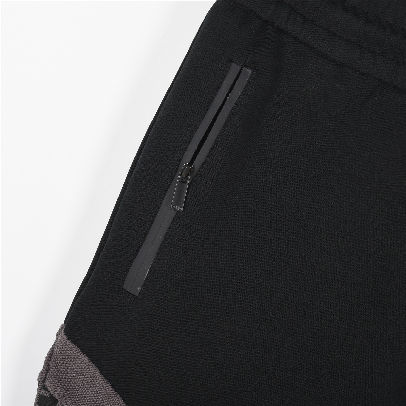 Fendi/芬迪 25ss 压胶拉链口袋拼接双F织花短裤 杏色 黑色