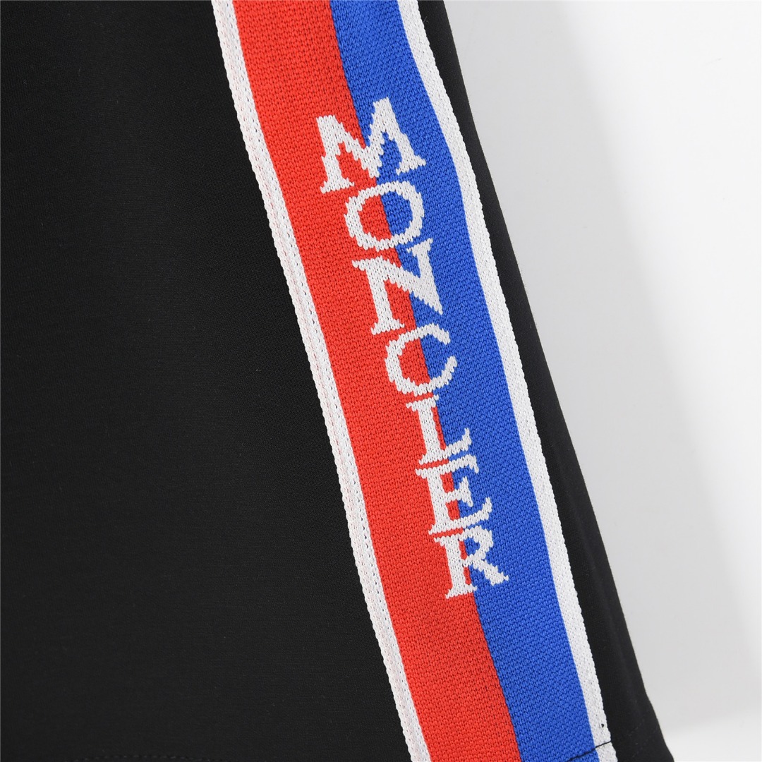 MONCLER/蒙口 25ss 侧边织带红蓝白字母刺绣短裤 黑色 杏色