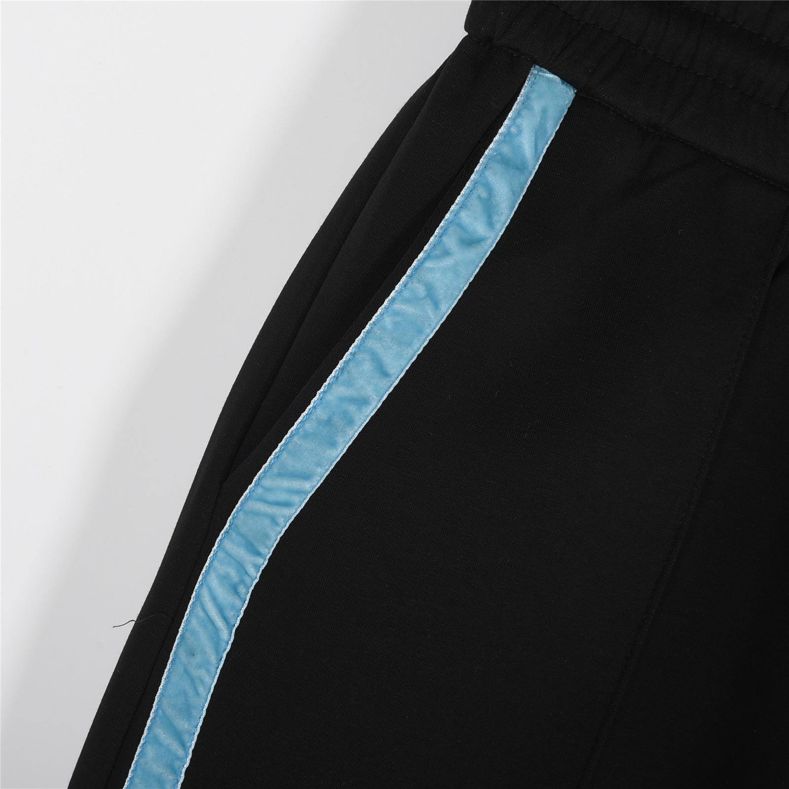 Louis Vuitton/路易威登 25ss 蓝条纹编织logo刺绣短裤 黑色