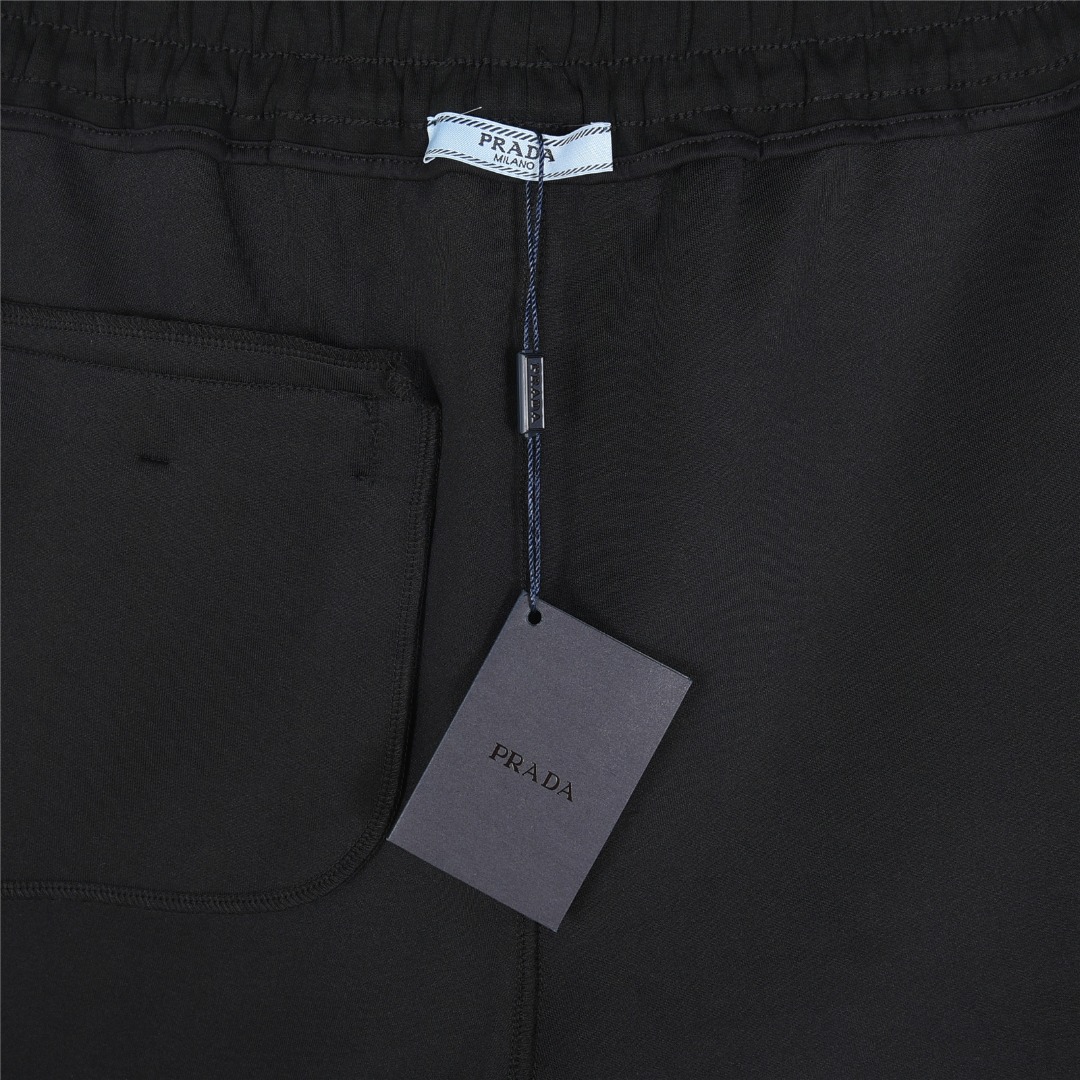 Prada/普拉达 25ss 金属三角标红胶条logo短裤 白色 黑色