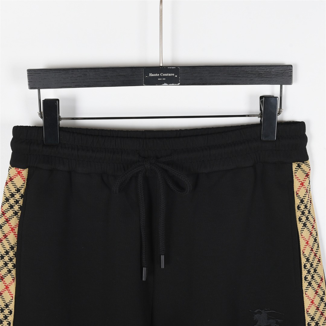 Burberry/巴宝莉 25ss 格纹织带战马刺绣短裤 杏色 黑色