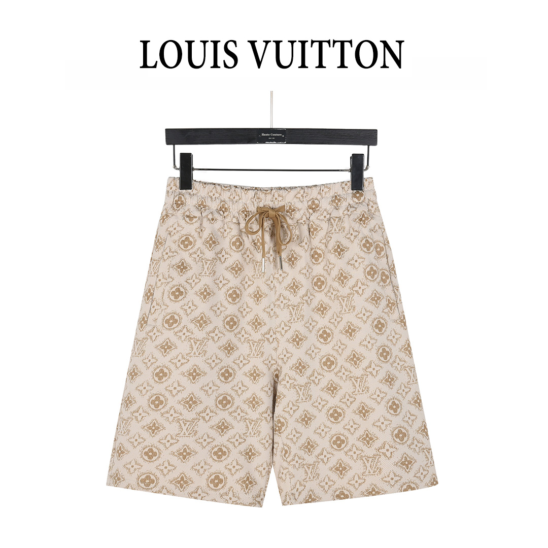 (支持放店) LouisVuitton/路易威登25ss 满印通体老花全棉梭织短裤 全新美学灵感趣味设计,渠道性质精品. 让整体造型设计更加优雅时尚,今夏最火系列,无数明星潮人追捧.裁剪工艺细节处理工整为玩味时尚增添色彩! 工整细致,合身的版型构造更是独具匠心, 上身不仅有着出彩的辨识度更是减龄青春. 一款穿着意义还有穿搭性能都很极致的款式,绚丽的色系调配, 此款的工艺必然也是极致非凡,上身的舒适度绝对足够的强大, 也是奢品本质的一种彰显!柔软轻薄,触感更是极端撩人, 透气性能十分之强大,尤为适合春夏季节的穿搭所需, 妥妥的穿着享受,并且各处的细节以及织带的工艺都是尽善尽美,更显高级感! 颜色:卡其、黑色
