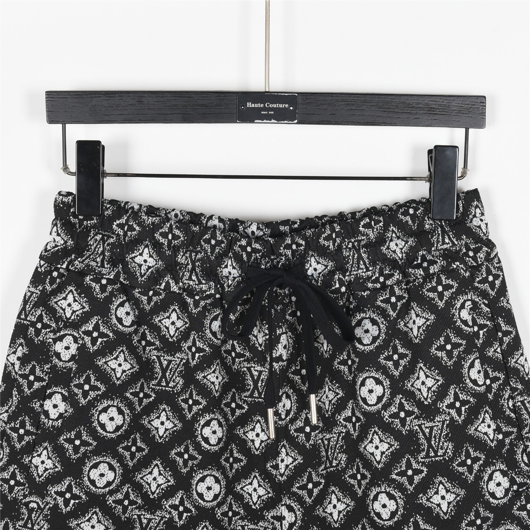 LouisVuitton/路易威登25ss 满印通体老花全棉梭织短裤卡其 黑色