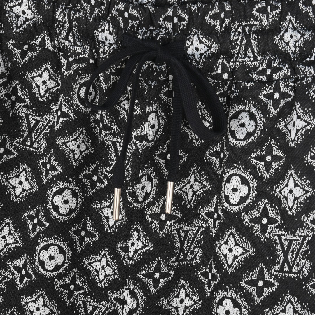LouisVuitton/路易威登25ss 满印通体老花全棉梭织短裤卡其 黑色