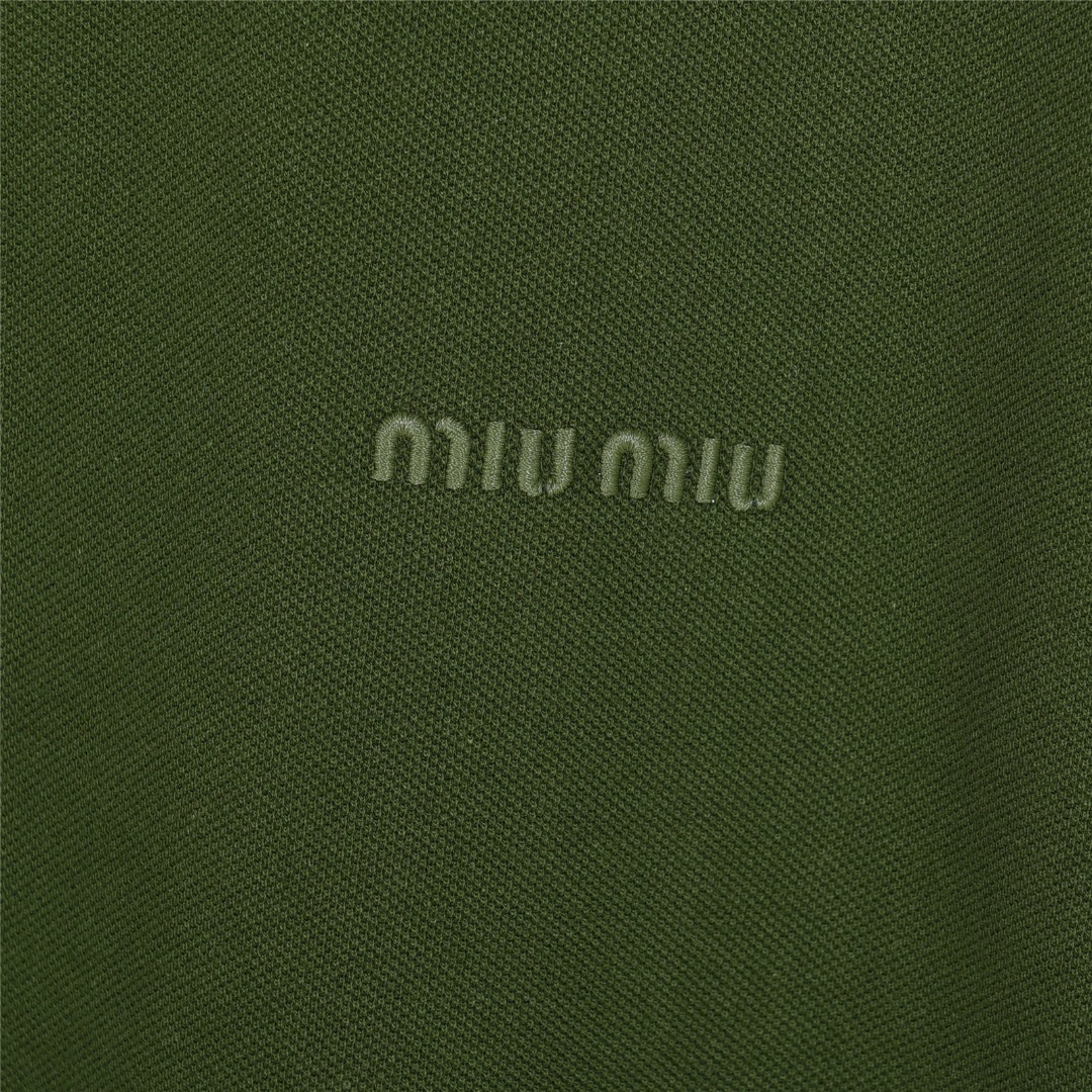 MiuMiu/缪缪 25ss 半拉链logo字母刺绣短袖Polo衫 杏色 黑色 军绿