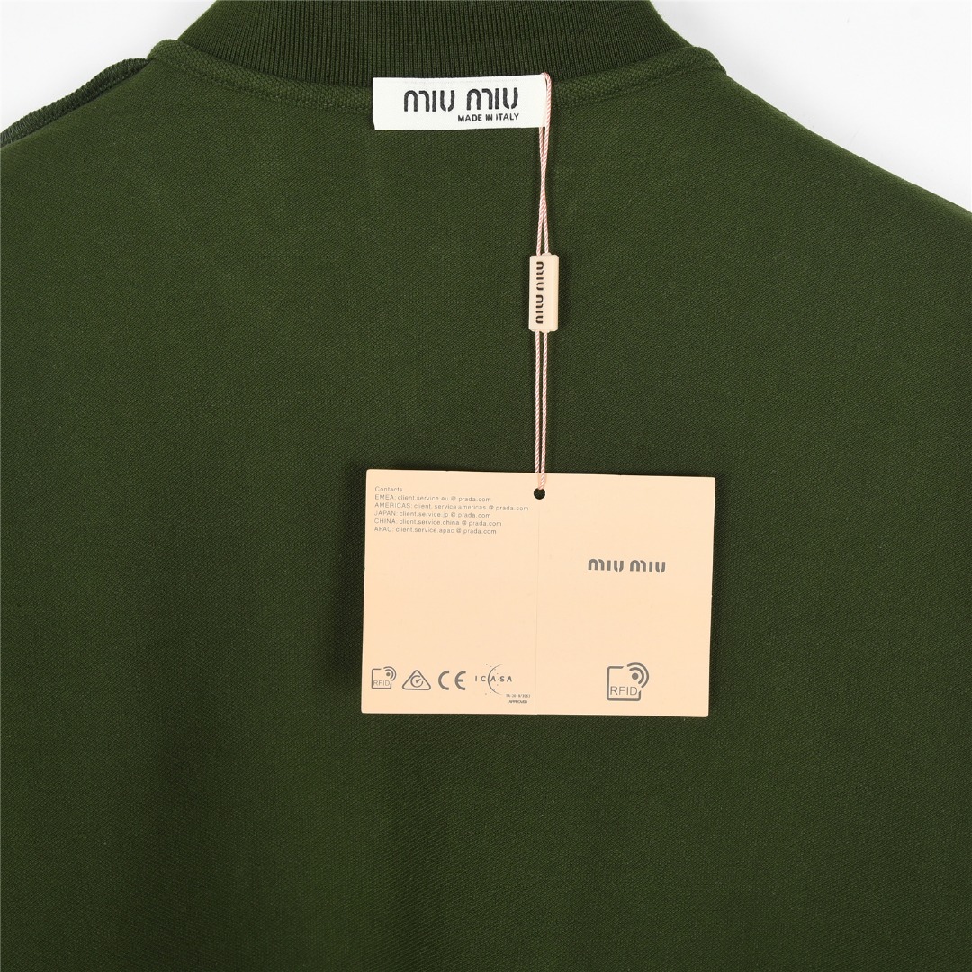 MiuMiu/缪缪 25ss 半拉链logo字母刺绣短袖Polo衫 杏色 黑色 军绿