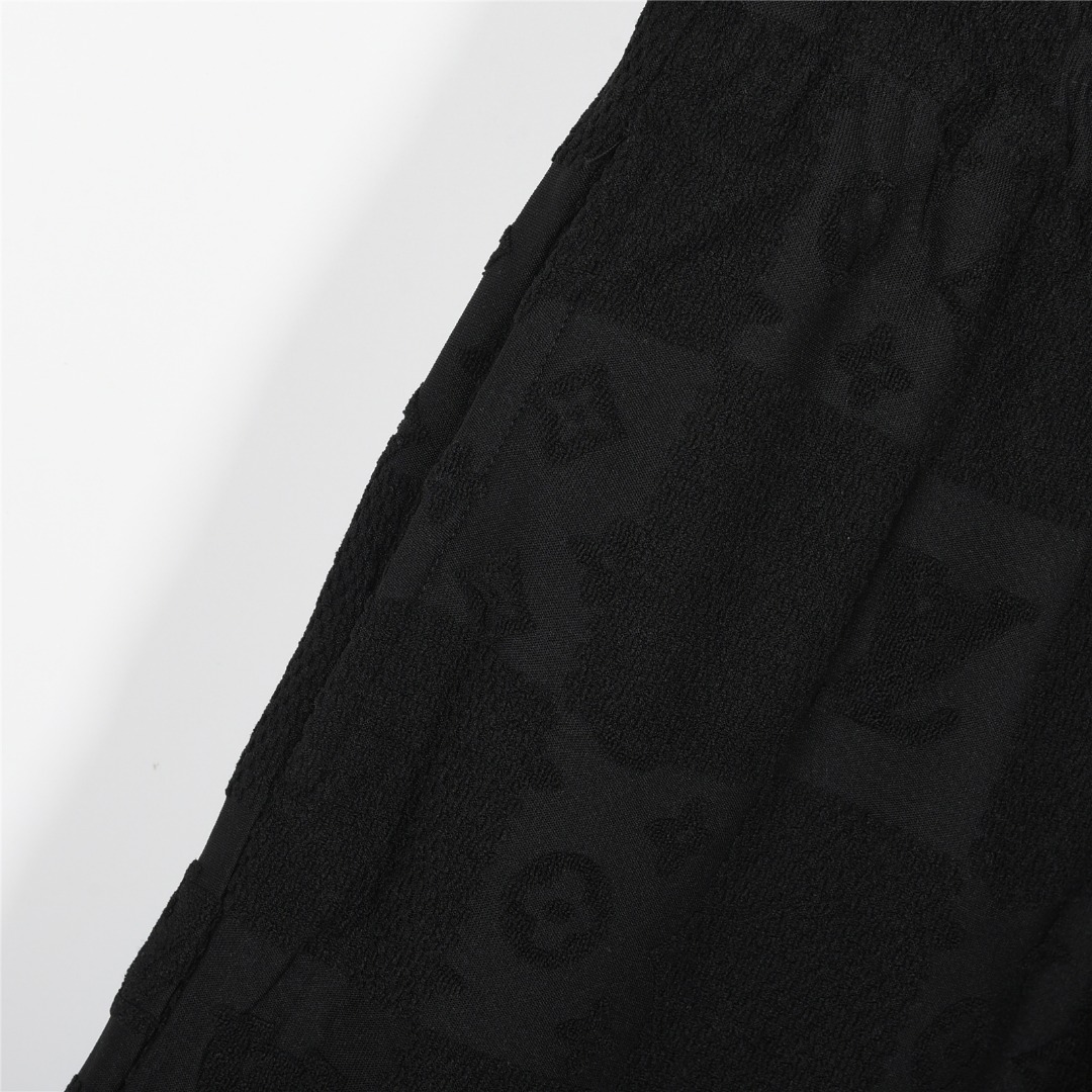 Louis Vuitton/路易威登 25ss 暗纹大棋盘格Logo毛巾提花短裤黑色 白色-Chinese UA Cheap High Quatity Brand Clothes Bags handbags Sneakers wholesale wholesaler seller from China Factory suppliers Fashion Clothing Shoes best Quality Beautiful Price Louis Vuitton/路易威登 25ss 暗纹大棋盘格Logo毛巾提花短裤黑色 白色