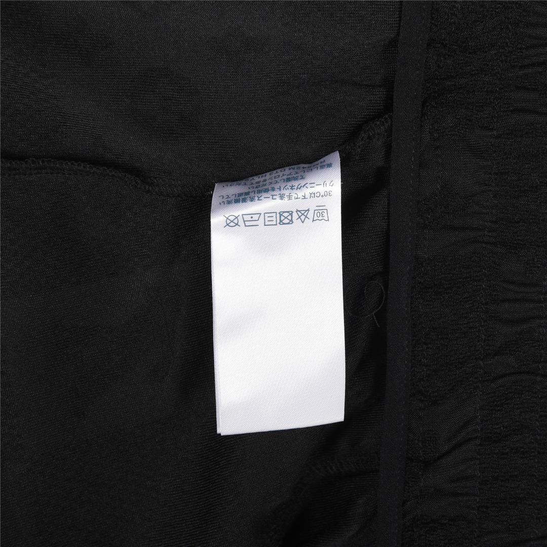 Louis Vuitton/路易威登 25ss 暗纹大棋盘格Logo毛巾提花短裤黑色 白色-Chinese UA Cheap High Quatity Brand Clothes Bags handbags Sneakers wholesale wholesaler seller from China Factory suppliers Fashion Clothing Shoes best Quality Beautiful Price Louis Vuitton/路易威登 25ss 暗纹大棋盘格Logo毛巾提花短裤黑色 白色