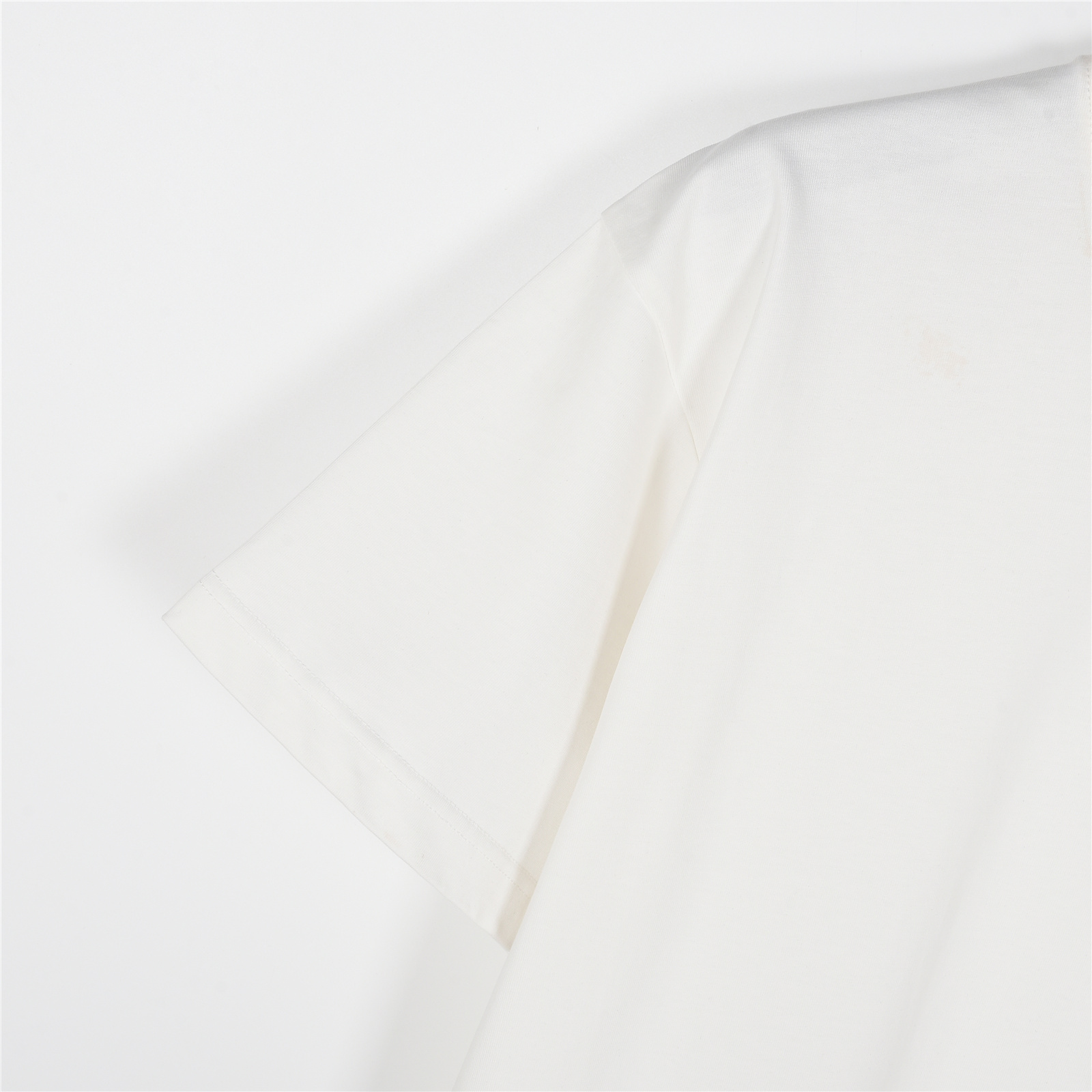 Moncler/蒙口 25ss 徽标小标贴布刺绣短袖T恤