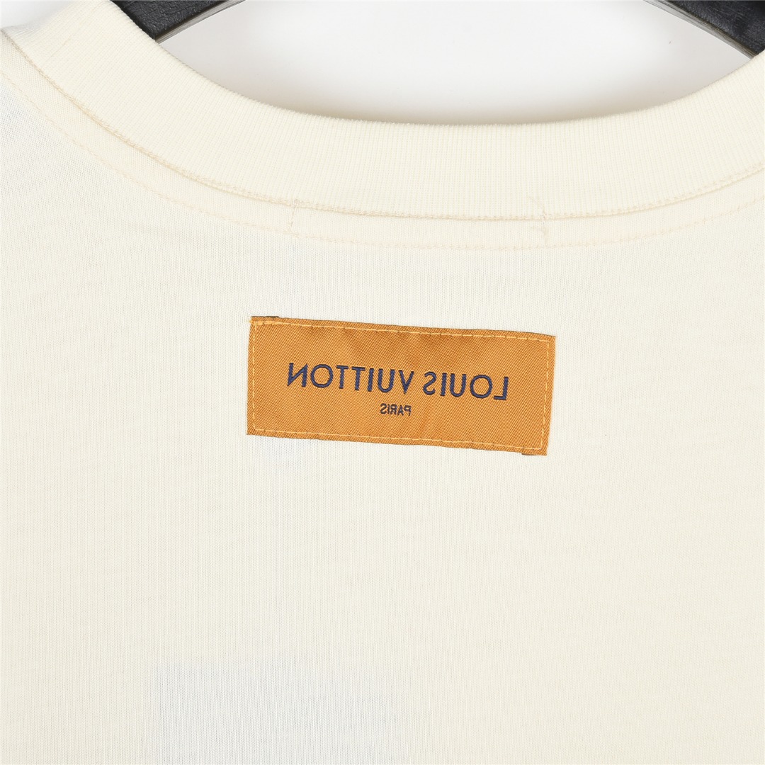 Louis Vuitton/路易威登 扇型四叶草logo刺绣短袖T恤 米白-Chinese UA Cheap High Quatity Brand Clothes Bags handbags Sneakers wholesale wholesaler seller from China Factory suppliers Fashion Clothing Shoes best Quality Beautiful Price Louis Vuitton/路易威登 扇型四叶草logo刺绣短袖T恤 米白