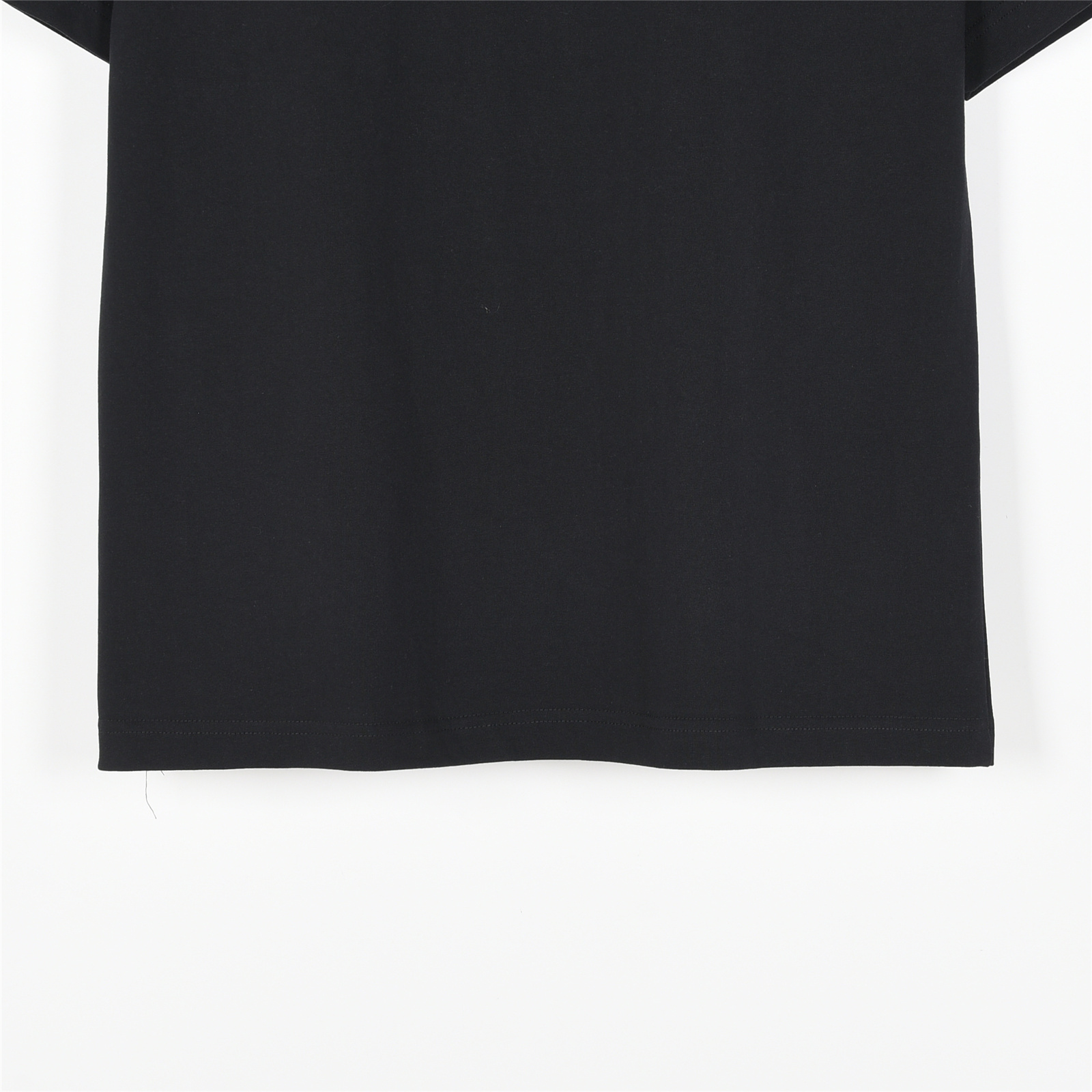 Ami 25ss 立体编织爱心刺绣短袖T恤白色 黑色-Chinese UA Cheap High Quatity Brand Clothes Bags handbags Sneakers wholesale wholesaler seller from China Factory suppliers Fashion Clothing Shoes best Quality Beautiful Price Ami 25ss 立体编织爱心刺绣短袖T恤白色 黑色