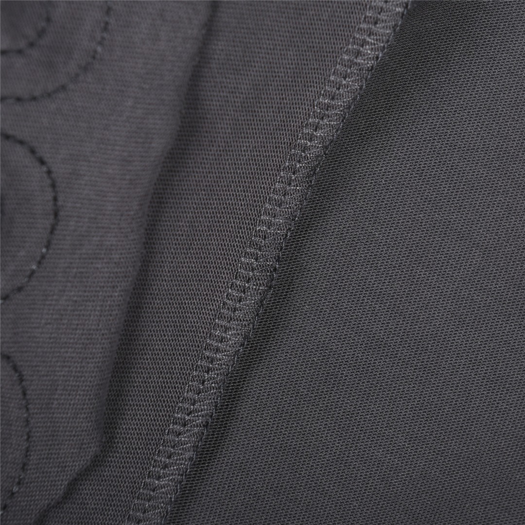 Loewe/罗意威 25ss 袖口徽标裁剪贴布刺绣短袖T恤黑色 白色 灰色-Chinese UA Cheap High Quatity Brand Clothes Bags handbags Sneakers wholesale wholesaler seller from China Factory suppliers Fashion Clothing Shoes best Quality Beautiful Price Loewe/罗意威 25ss 袖口徽标裁剪贴布刺绣短袖T恤黑色 白色 灰色