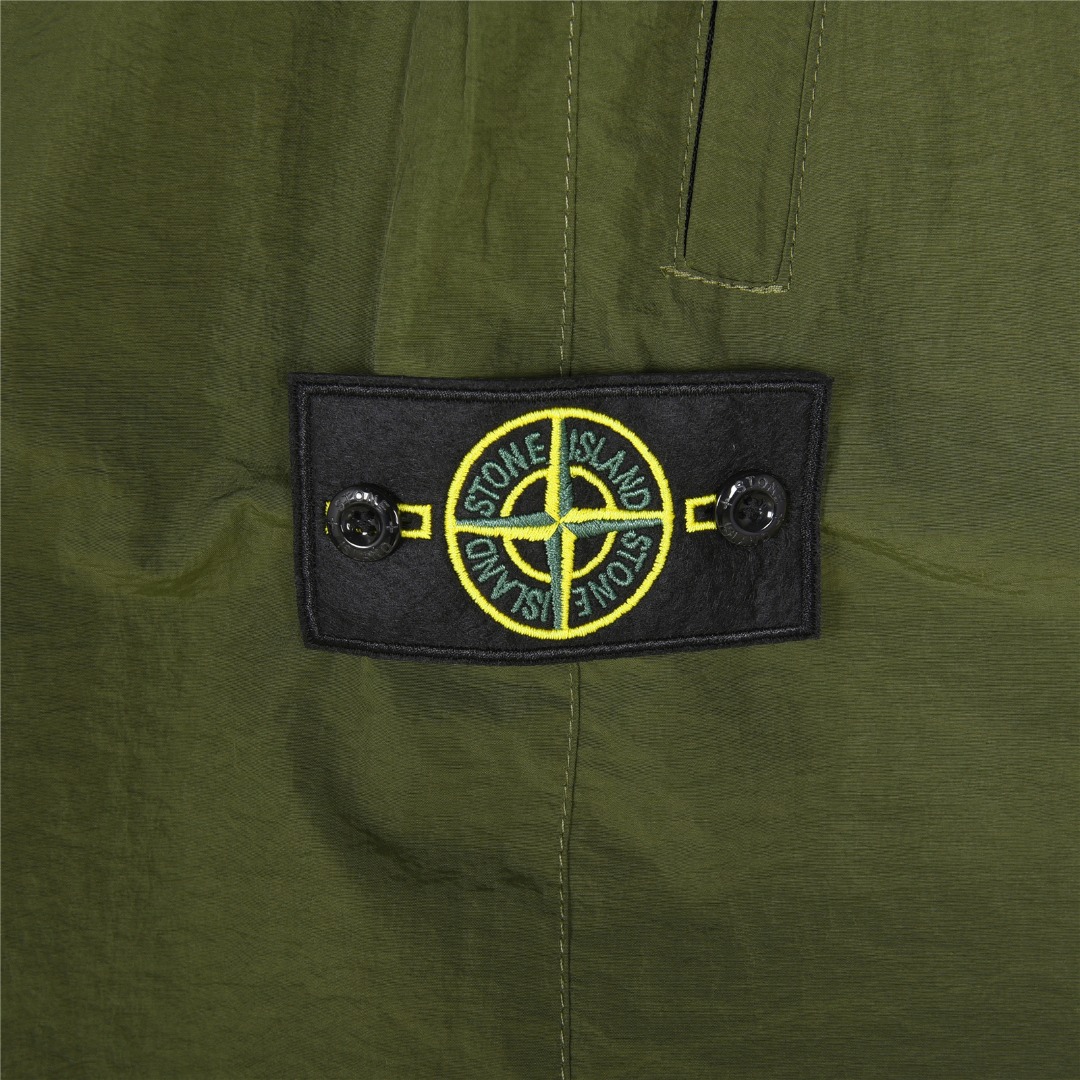 Stone Island/石头岛 金属尼龙徽章工装短裤 黑色 银色 军绿