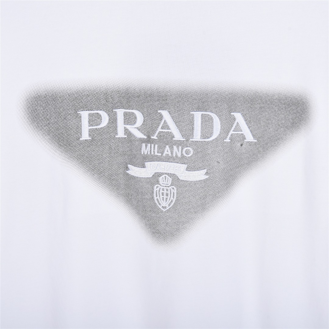 Prada/普拉达 25ss 三角标刺绣喷墨短袖T恤 黑色 白色