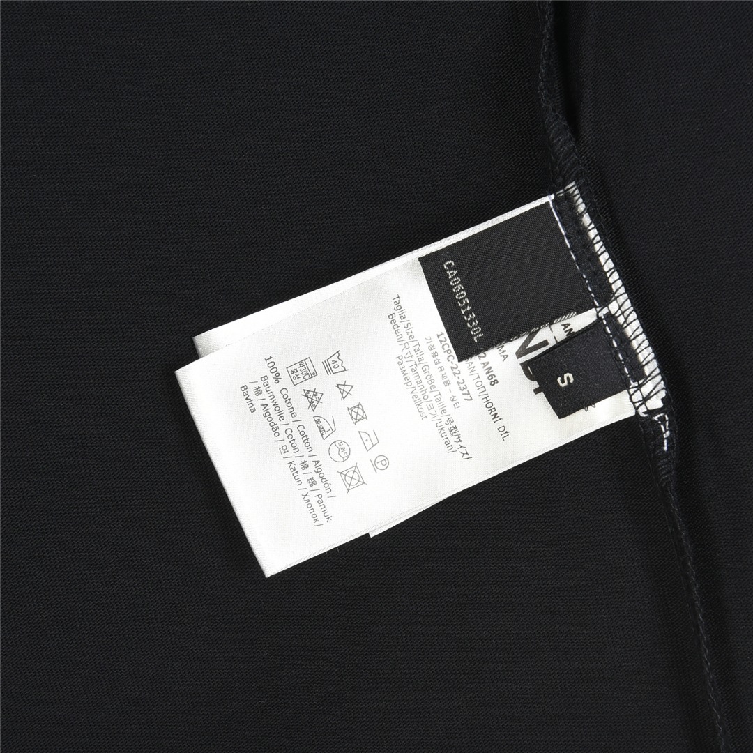 Fendi/芬迪 25ss 小怪兽眼睛硅胶字母logo短袖T恤黑色 白色-Chinese UA Cheap High Quatity Brand Clothes Bags handbags Sneakers wholesale wholesaler seller from China Factory suppliers Fashion Clothing Shoes best Quality Beautiful Price Fendi/芬迪 25ss 小怪兽眼睛硅胶字母logo短袖T恤黑色 白色