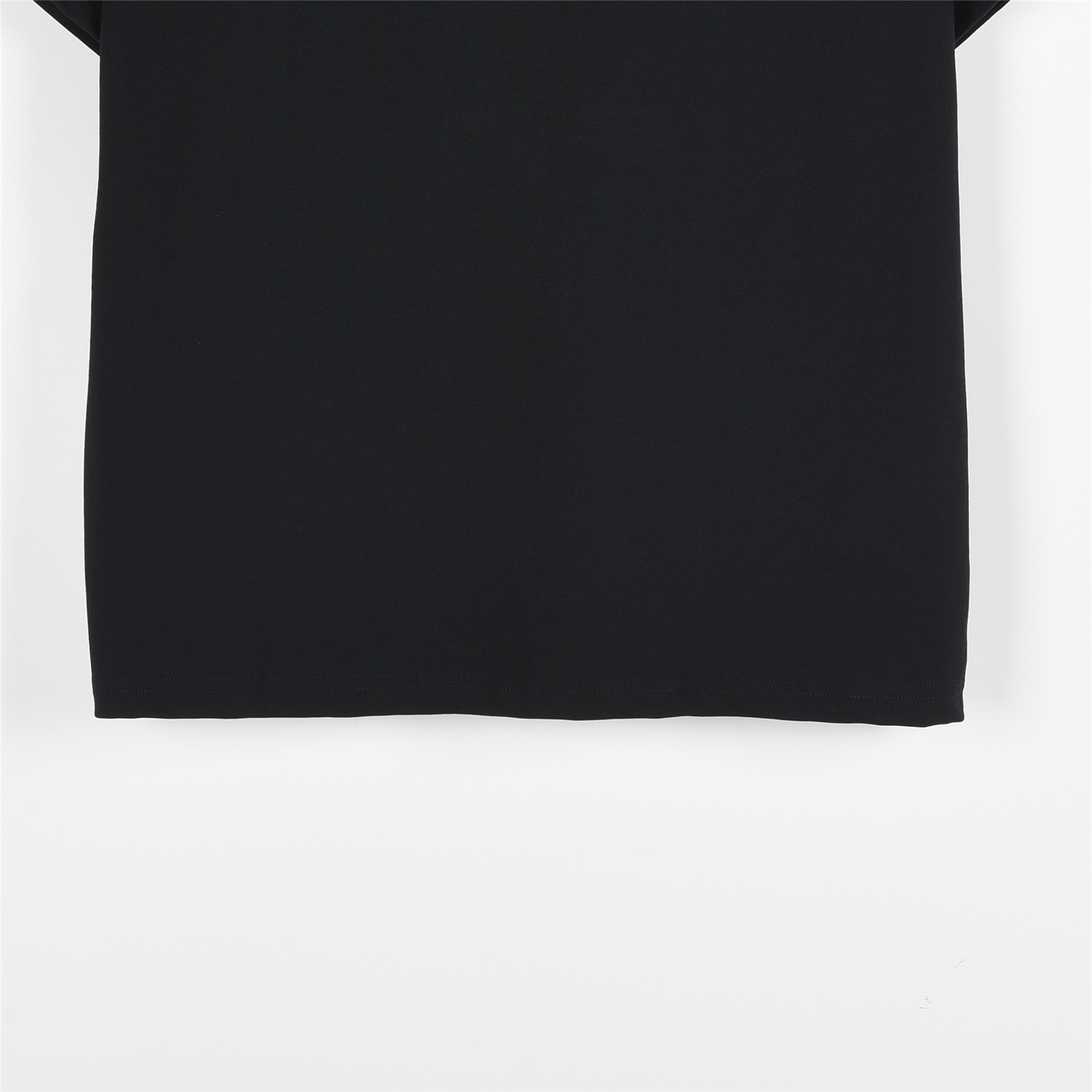 Louis Vuitton/路易威登 25ss 字母logo印花短袖T恤黑色 白色-Chinese UA Cheap High Quatity Brand Clothes Bags handbags Sneakers wholesale wholesaler seller from China Factory suppliers Fashion Clothing Shoes best Quality Beautiful Price Louis Vuitton/路易威登 25ss 字母logo印花短袖T恤黑色 白色