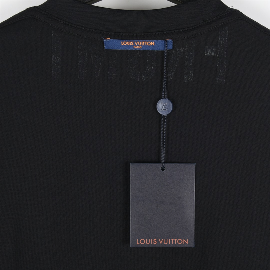 Louis Vuitton/路易威登 25ss 字母logo印花短袖T恤黑色 白色-Chinese UA Cheap High Quatity Brand Clothes Bags handbags Sneakers wholesale wholesaler seller from China Factory suppliers Fashion Clothing Shoes best Quality Beautiful Price Louis Vuitton/路易威登 25ss 字母logo印花短袖T恤黑色 白色