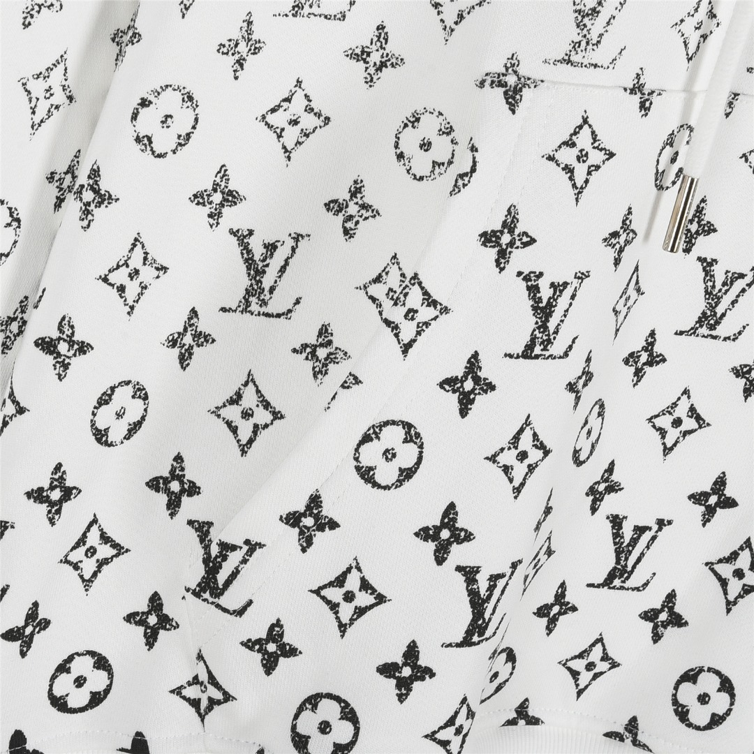 本地自取:💰240(支持放店)
Louis Vuitton/路易威登 老花渐变半身印花logo连帽卫衣
420克重纯棉面料毛圈底定制32支2*2螺纹 成衣两遍水洗处理
面料舒适亲肤无异感 定制定染面料 纺织密度高 垂感佳 不易变形
厚织感加上紧密纺纱工艺 不会影响卫衣的透气性 成色的饱和度很高
宽松版型遮肉显瘦不挑人 超级百搭好看的一款卫衣 男女同款
颜色:白色、黑色
Size:XS-L