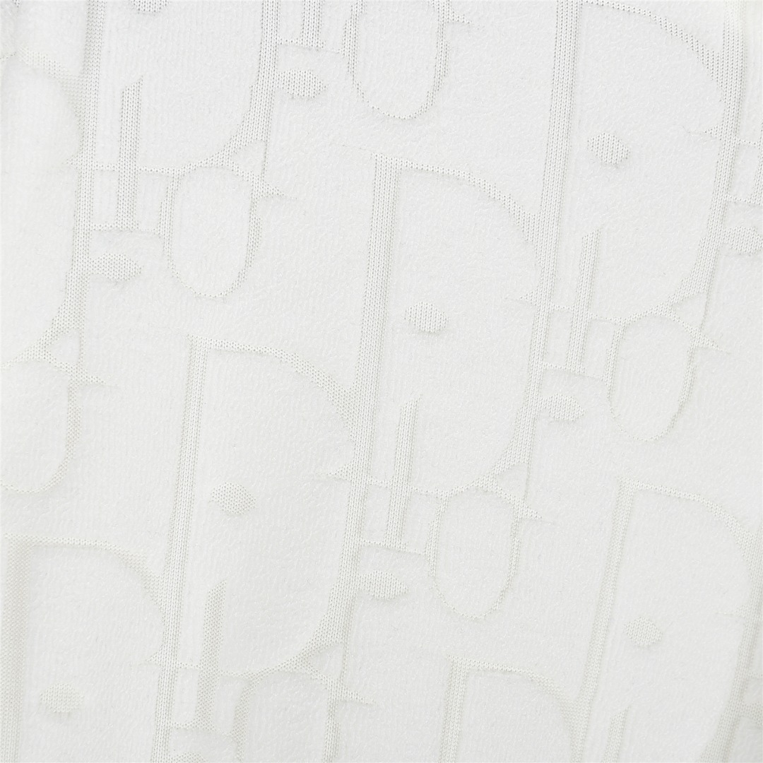 本地自取: 💰240(支持放店)
Dior/迪奥 经典满印暗纹毛巾绣连帽卫衣
连帽长袖帽衫定制棉质毛巾布面料内里舒适细腻抓绒满身
经典Oblique提花下摆贴边斜插口袋侧面针织罗纹袖口底边宽松版型 男女同款
颜色:白色 黑色 棕色
Size:XS-L