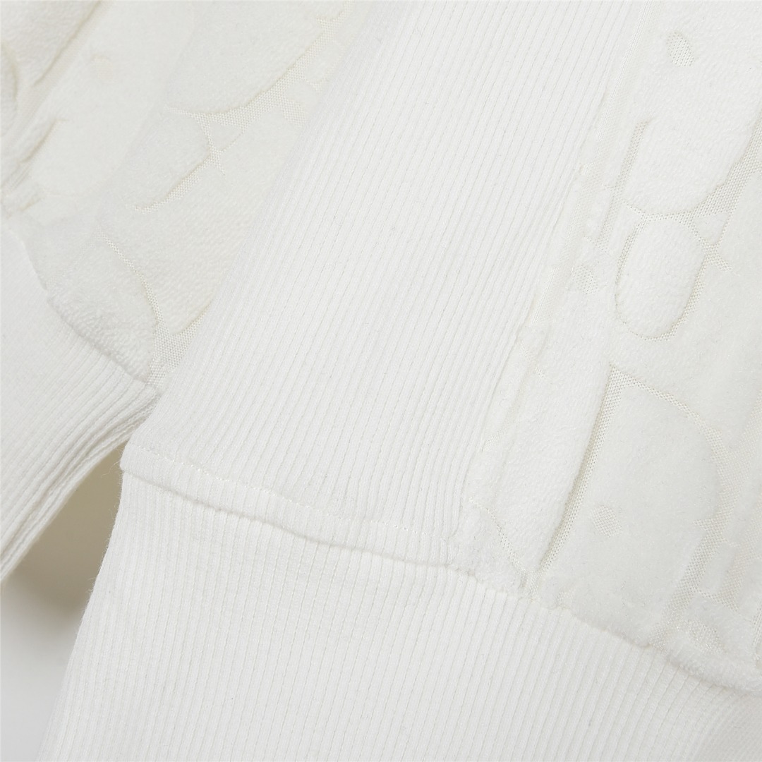 本地自取: 💰240(支持放店)
Dior/迪奥 经典满印暗纹毛巾绣连帽卫衣
连帽长袖帽衫定制棉质毛巾布面料内里舒适细腻抓绒满身
经典Oblique提花下摆贴边斜插口袋侧面针织罗纹袖口底边宽松版型 男女同款
颜色:白色 黑色 棕色
Size:XS-L