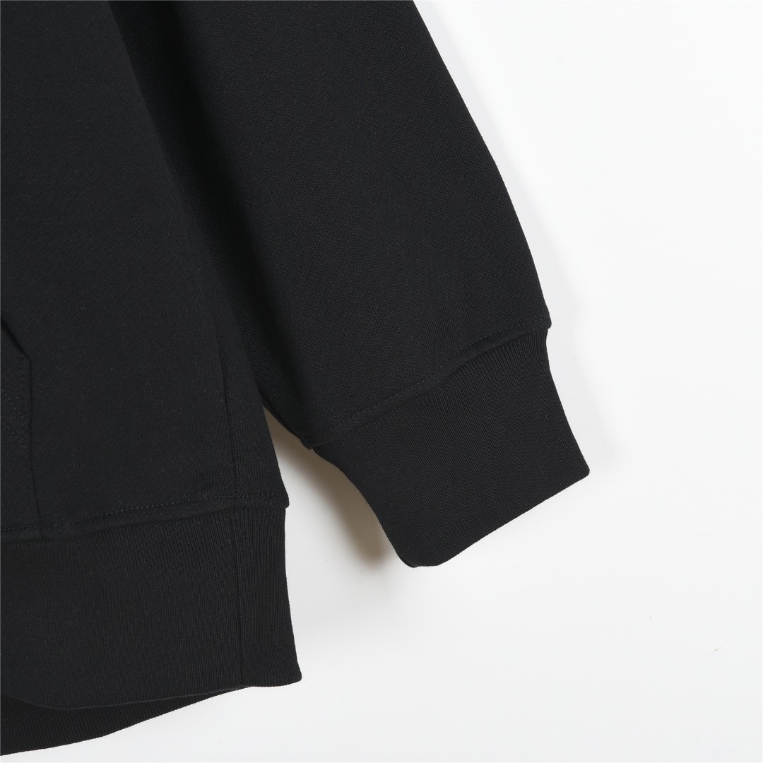 Gucci/古驰 25Fw 音符签名logo字母刺绣连帽卫衣 杏色 黑色-莆田鞋,莆田鞋货源,高仿鞋,高仿鞋货源,安福档口,莆田高仿鞋,莆田鞋批发,高仿鞋批发,莆田高仿运动鞋,高仿运动鞋,莆田运动鞋 Gucci/古驰 25Fw 音符签名logo字母刺绣连帽卫衣 杏色 黑色