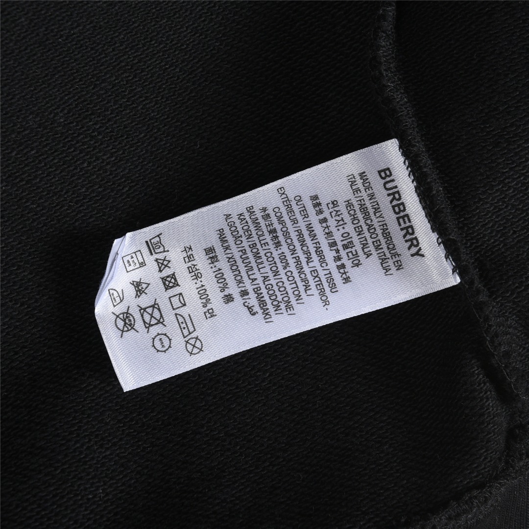 Burberry/巴宝莉 25Fw 贴布标签战马格纹字母logo刺绣连帽卫衣杏色 黑色-莆田鞋,莆田鞋货源,高仿鞋,高仿鞋货源,安福档口,莆田高仿鞋,莆田鞋批发,高仿鞋批发,莆田高仿运动鞋,高仿运动鞋,莆田运动鞋 Burberry/巴宝莉 25Fw 贴布标签战马格纹字母logo刺绣连帽卫衣杏色 黑色