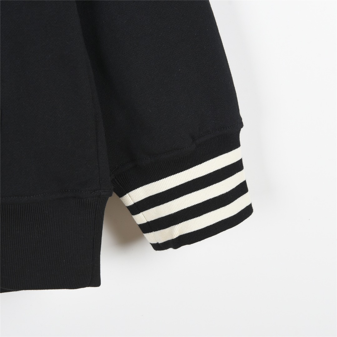 Prada/普拉达 25Fw 徽标刺绣袖口条纹连帽卫衣黑色 杏色