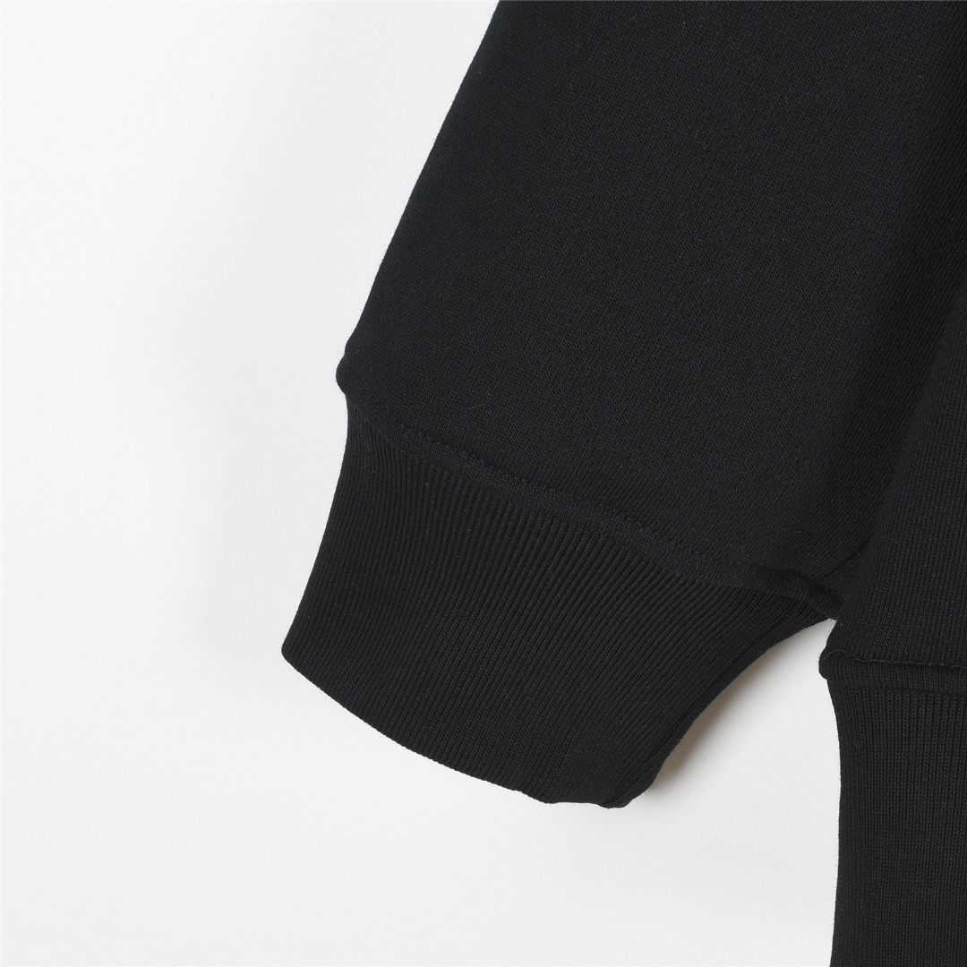 Fendi/芬迪 恶魔之眼小怪兽圆领卫衣白色 黑色-Chinese UA Cheap High Quatity Brand Clothes Bags handbags Sneakers wholesale wholesaler seller from China Factory suppliers Fashion Clothing Shoes best Quality Beautiful Price Fendi/芬迪 恶魔之眼小怪兽圆领卫衣白色 黑色