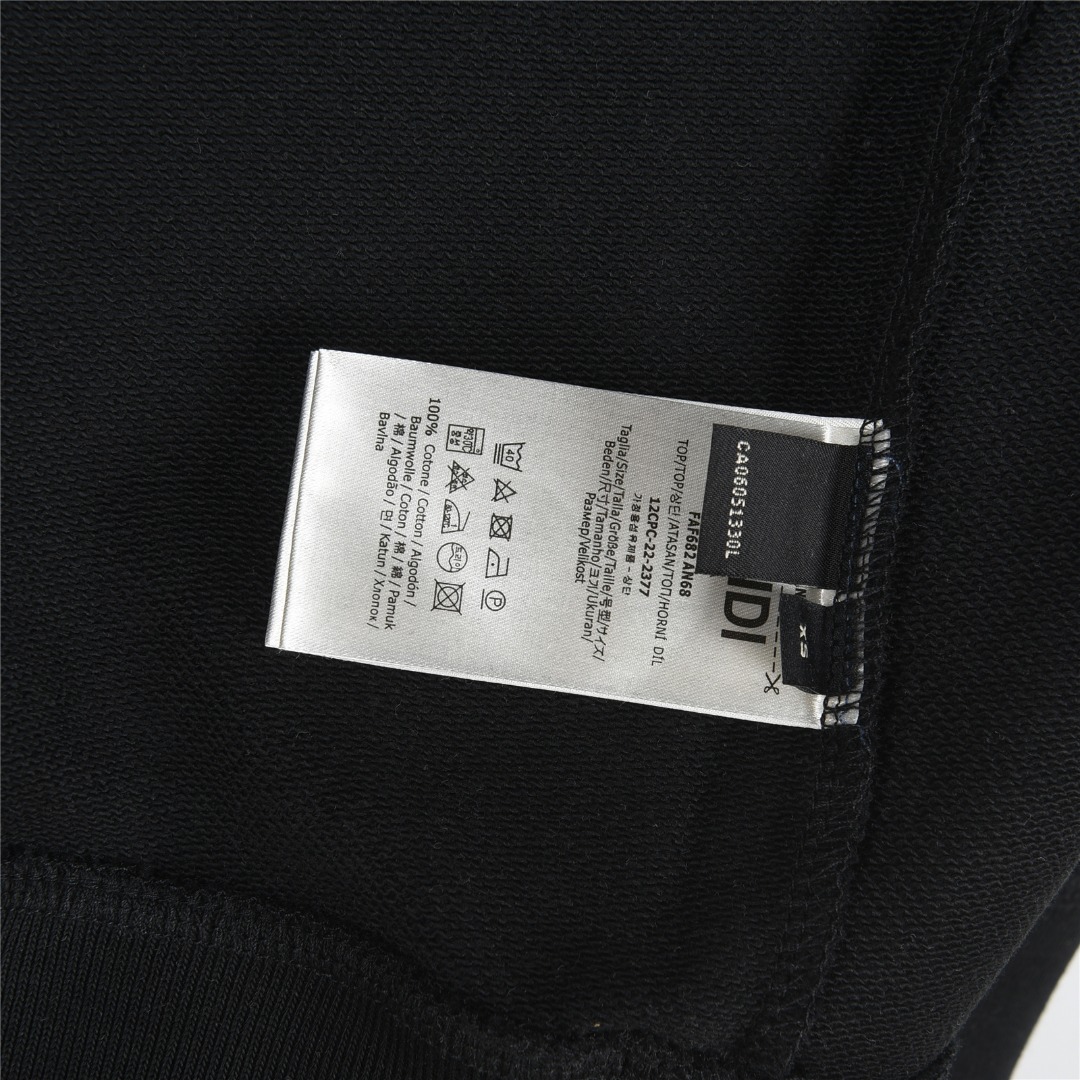 Fendi/芬迪 恶魔之眼小怪兽圆领卫衣白色 黑色-Chinese UA Cheap High Quatity Brand Clothes Bags handbags Sneakers wholesale wholesaler seller from China Factory suppliers Fashion Clothing Shoes best Quality Beautiful Price Fendi/芬迪 恶魔之眼小怪兽圆领卫衣白色 黑色