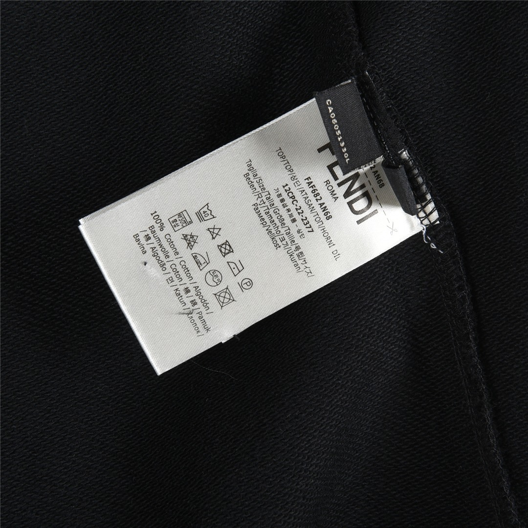 Fendi/芬迪 25Fw 小怪兽眼睛刺绣LOGO连帽卫衣 黑色 白色