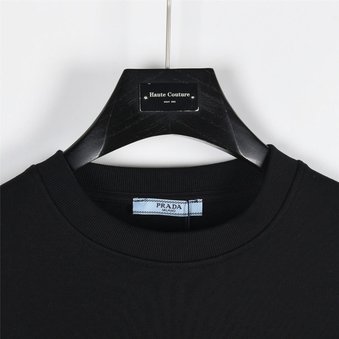 Prada/普拉达 25Fw 侧边尼龙口袋三角标卫衣黑色 白色-Chinese UA Cheap High Quatity Brand Clothes Bags handbags Sneakers wholesale wholesaler seller from China Factory suppliers Fashion Clothing Shoes best Quality Beautiful Price Prada/普拉达 25Fw 侧边尼龙口袋三角标卫衣黑色 白色