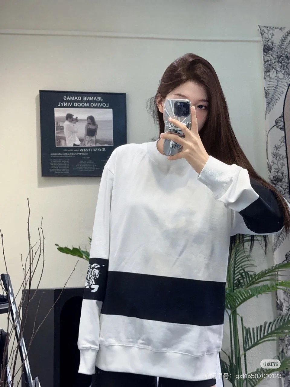 Burberry/巴宝莉 25Fw 横条纹手臂战马印花圆领卫衣 上身效果#