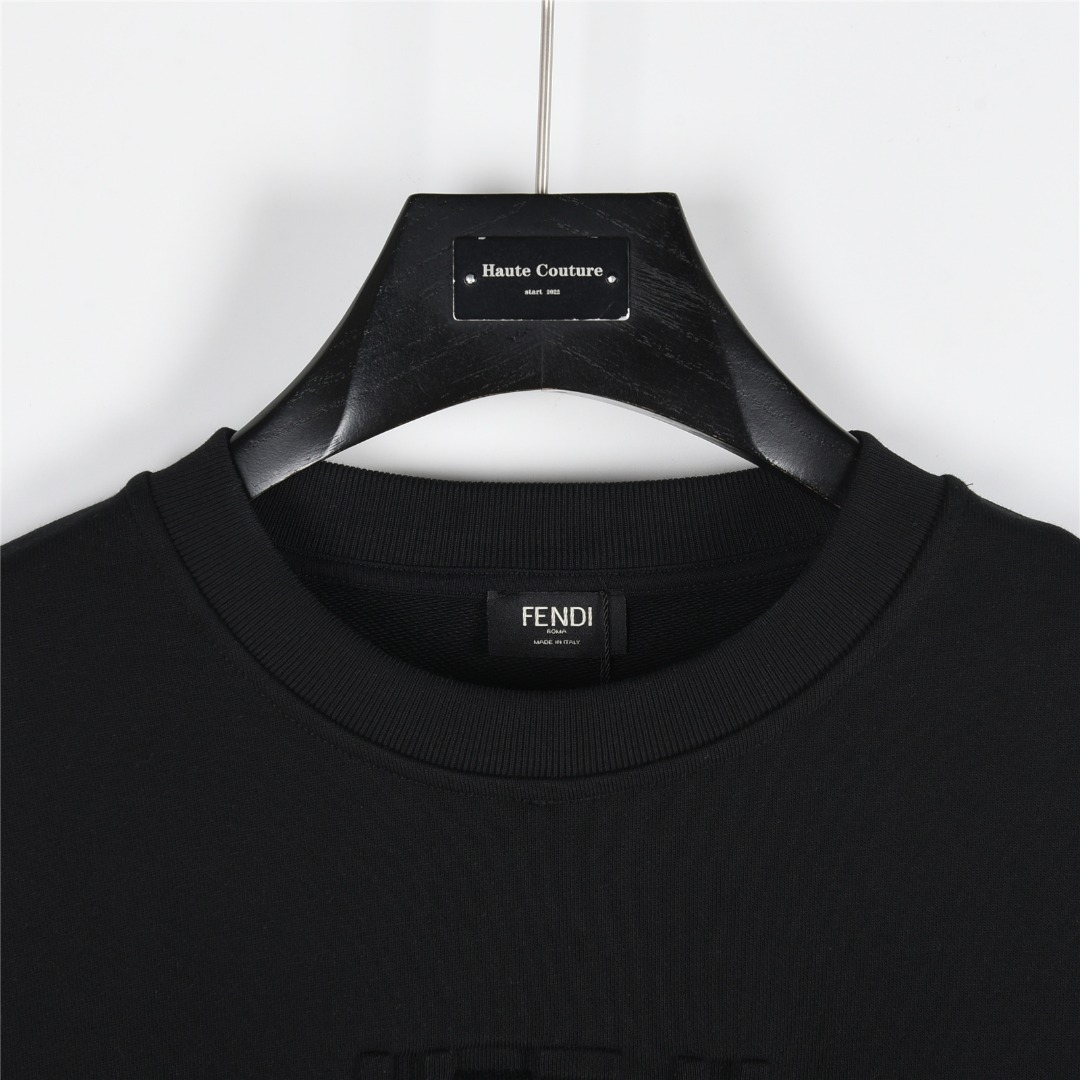 Fendi /芬迪 25Fw 暗纹双F字母立体压花圆领卫衣 白色 黑色-Chinese UA Cheap High Quatity Brand Clothes Bags handbags Sneakers wholesale wholesaler seller from China Factory suppliers Fashion Clothing Shoes best Quality Beautiful Price Fendi /芬迪 25Fw 暗纹双F字母立体压花圆领卫衣 白色 黑色