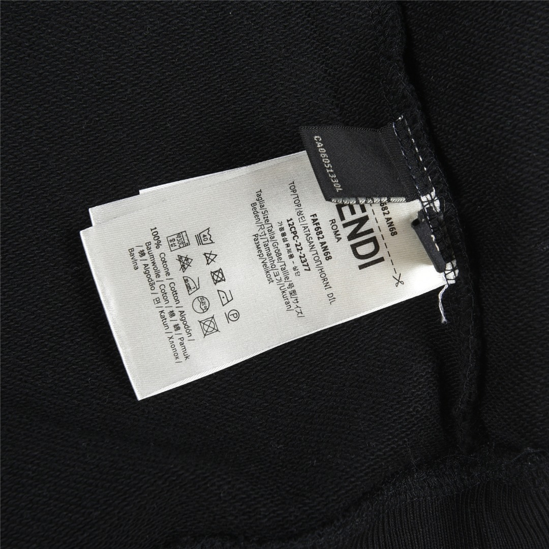 Fendi /芬迪 25Fw 暗纹双F字母立体压花圆领卫衣 白色 黑色-Chinese UA Cheap High Quatity Brand Clothes Bags handbags Sneakers wholesale wholesaler seller from China Factory suppliers Fashion Clothing Shoes best Quality Beautiful Price Fendi /芬迪 25Fw 暗纹双F字母立体压花圆领卫衣 白色 黑色