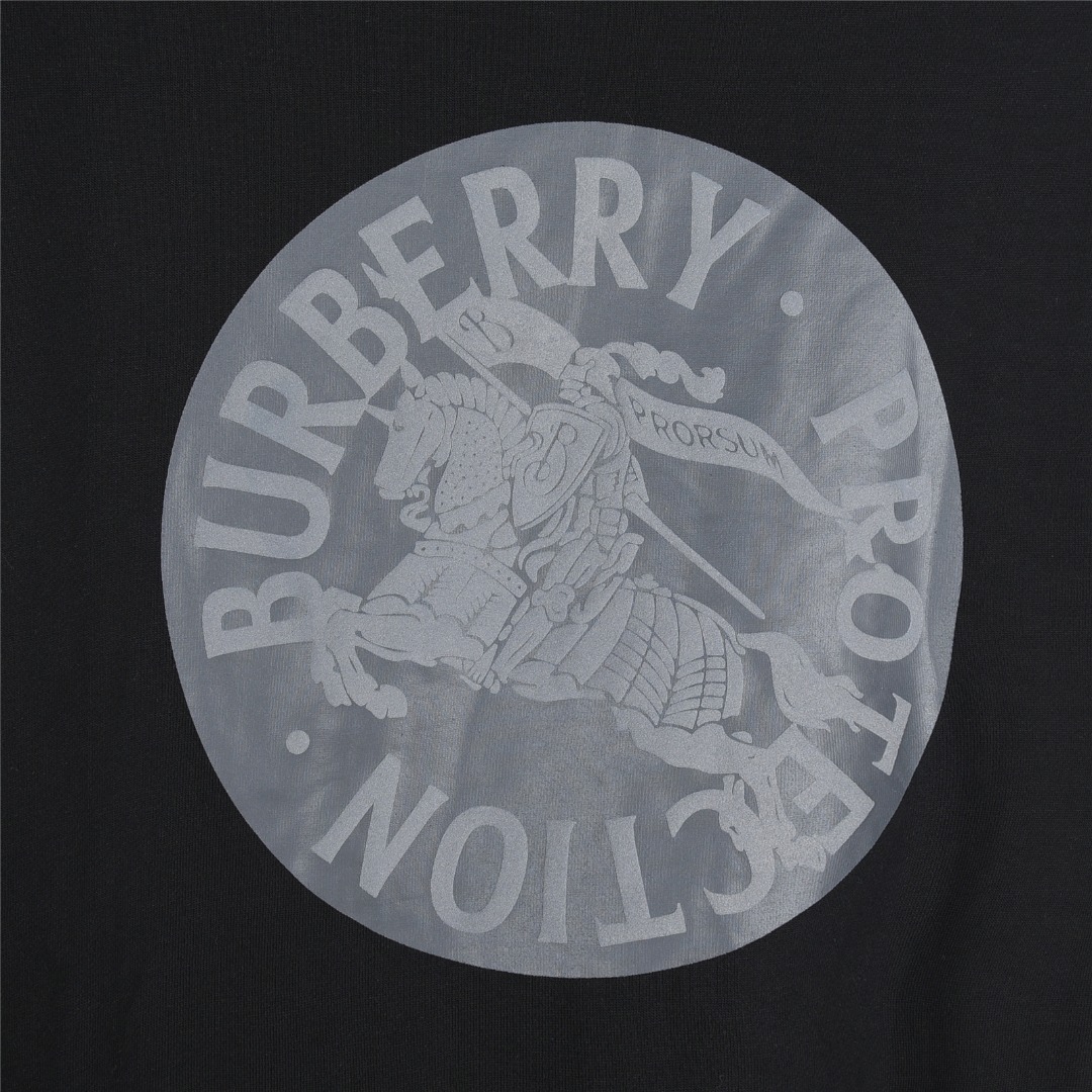 Burberry/巴宝莉 25Fw 胸前徽标刺绣后幅logo发泡印花连帽卫衣白色 黑色-Chinese UA Cheap High Quatity Brand Clothes Bags handbags Sneakers wholesale wholesaler seller from China Factory suppliers Fashion Clothing Shoes best Quality Beautiful Price Burberry/巴宝莉 25Fw 胸前徽标刺绣后幅logo发泡印花连帽卫衣白色 黑色