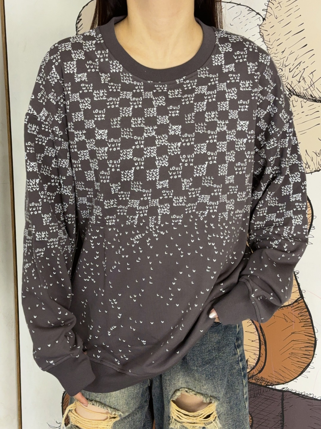 Louis Vuitton/路易威登 25Fw 渐变小飞机印花圆领卫衣 上身效果#