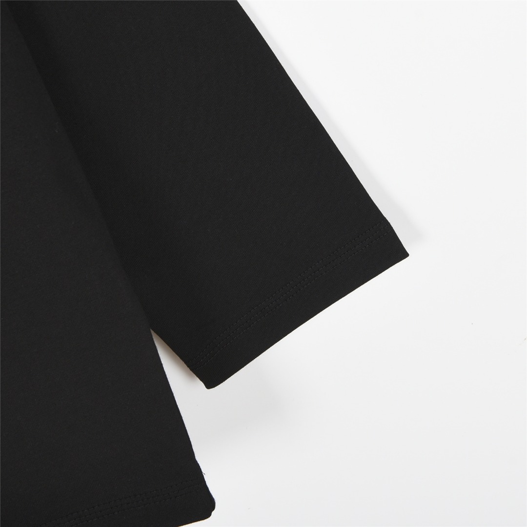 Burberry/巴宝莉 25Fw 胸前签名logo刺绣长袖T恤 黑色 白色