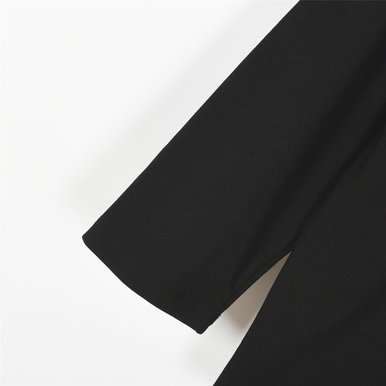 Burberry/巴宝莉 25Fw 格纹战马十字绣刺绣长袖T恤 黑色 杏色