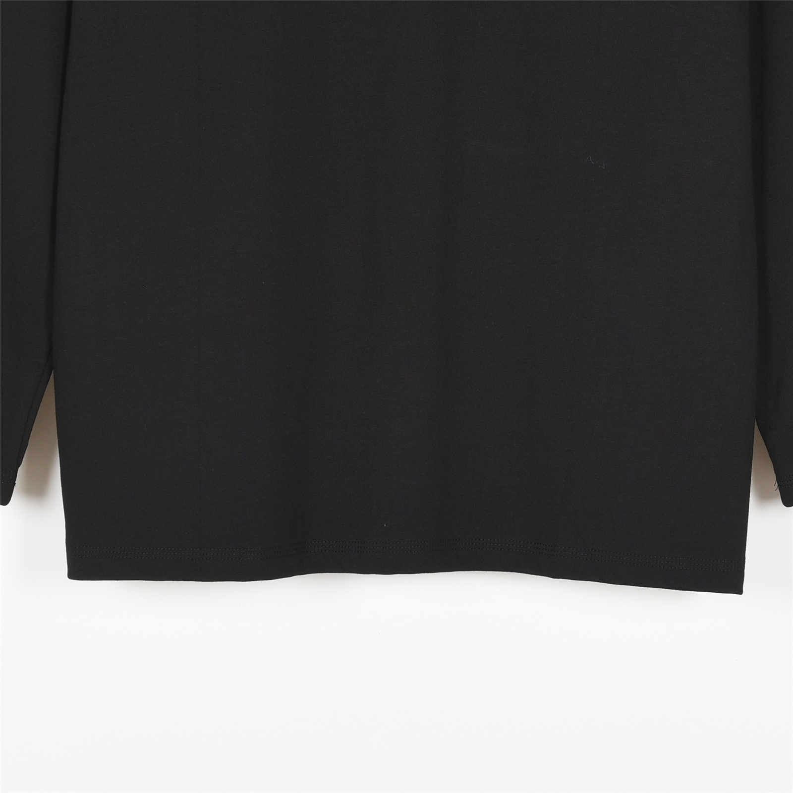 Loewe/罗意威 25Fw 镂空logo徽标重叠口袋长袖T恤-Chinese UA Cheap High Quatity Brand Clothes Bags handbags Sneakers wholesale wholesaler seller from China Factory suppliers Fashion Clothing Shoes best Quality Beautiful Price Loewe/罗意威 25Fw 镂空logo徽标重叠口袋长袖T恤