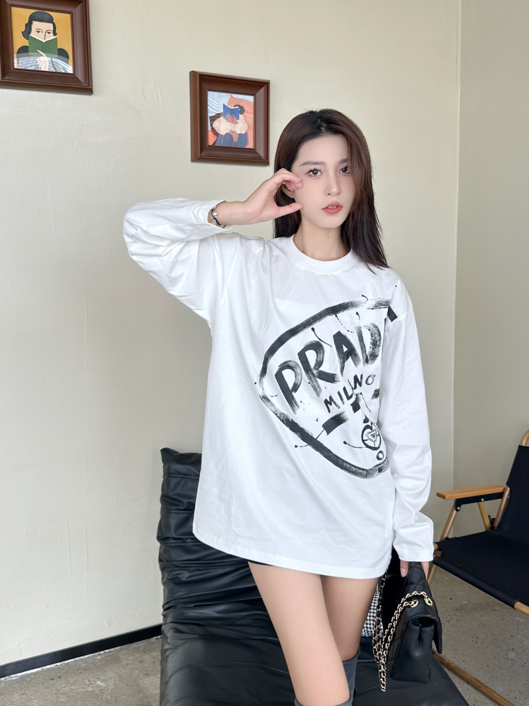 Prada/普拉达 25Fw 大logo徽标泼墨印花长袖T恤 上身效果#
