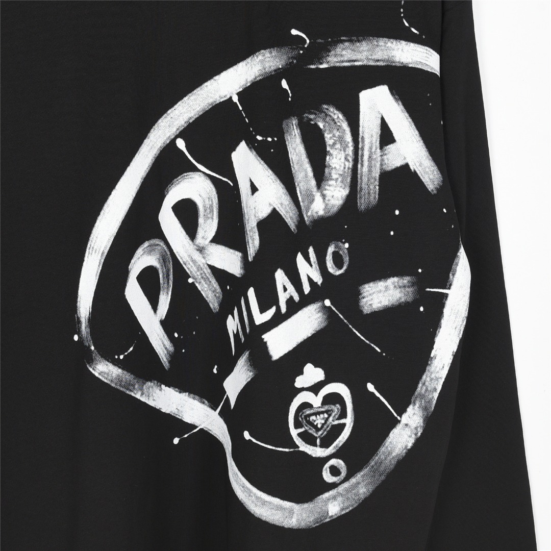 Prada/普拉达 25Fw 大logo徽标泼墨印花长袖T恤 黑色 白色-Chinese UA Cheap High Quatity Brand Clothes Bags handbags Sneakers wholesale wholesaler seller from China Factory suppliers Fashion Clothing Shoes best Quality Beautiful Price Prada/普拉达 25Fw 大logo徽标泼墨印花长袖T恤 黑色 白色