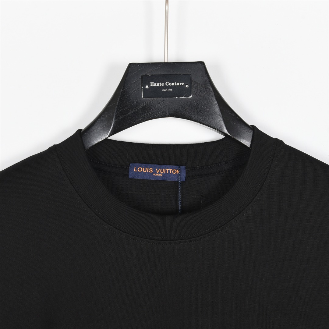 Louis Vuitton/路易威登 25Fw 彩色渐变logo牙刷绣长袖T恤黑色 白色-Chinese UA Cheap High Quatity Brand Clothes Bags handbags Sneakers wholesale wholesaler seller from China Factory suppliers Fashion Clothing Shoes best Quality Beautiful Price Louis Vuitton/路易威登 25Fw 彩色渐变logo牙刷绣长袖T恤黑色 白色