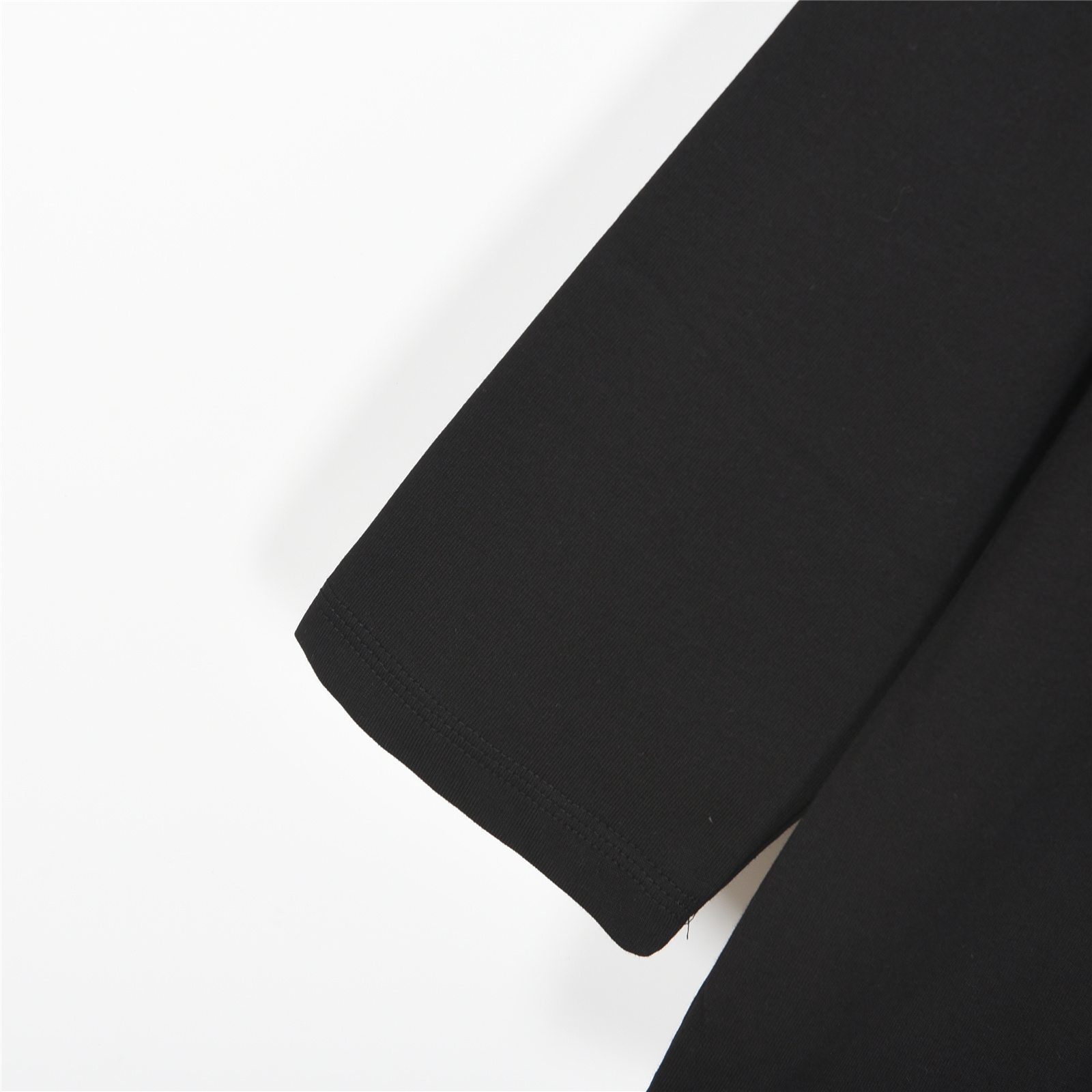 Louis Vuitton/路易威登 25Fw 彩色渐变logo牙刷绣长袖T恤黑色 白色-Chinese UA Cheap High Quatity Brand Clothes Bags handbags Sneakers wholesale wholesaler seller from China Factory suppliers Fashion Clothing Shoes best Quality Beautiful Price Louis Vuitton/路易威登 25Fw 彩色渐变logo牙刷绣长袖T恤黑色 白色