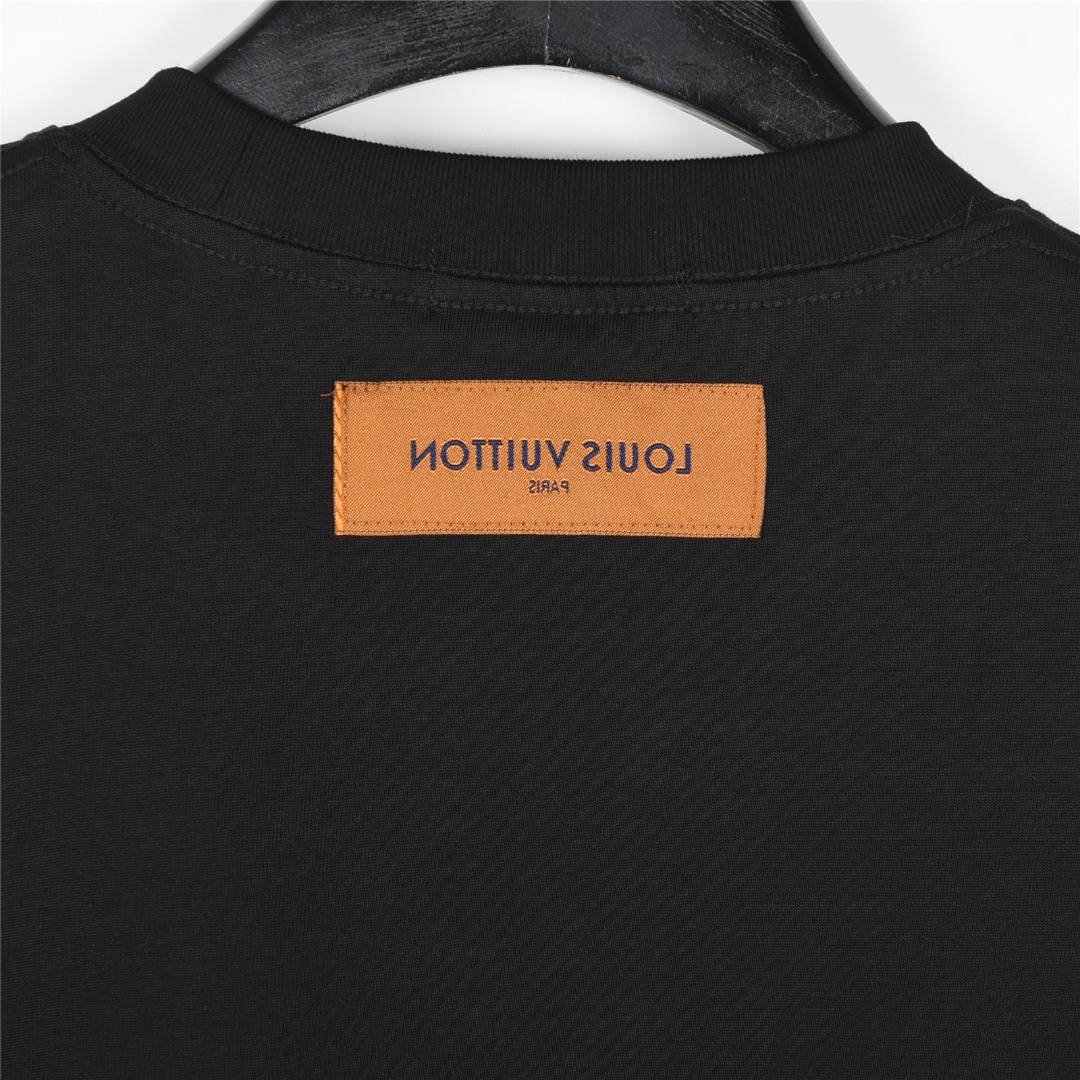 Louis Vuitton/路易威登 25Fw 彩色渐变logo牙刷绣长袖T恤黑色 白色-Chinese UA Cheap High Quatity Brand Clothes Bags handbags Sneakers wholesale wholesaler seller from China Factory suppliers Fashion Clothing Shoes best Quality Beautiful Price Louis Vuitton/路易威登 25Fw 彩色渐变logo牙刷绣长袖T恤黑色 白色