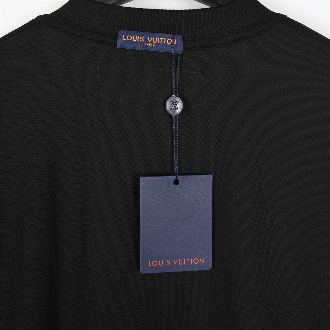 Louis Vuitton/路易威登 25Fw 彩色渐变logo牙刷绣长袖T恤黑色 白色-Chinese UA Cheap High Quatity Brand Clothes Bags handbags Sneakers wholesale wholesaler seller from China Factory suppliers Fashion Clothing Shoes best Quality Beautiful Price Louis Vuitton/路易威登 25Fw 彩色渐变logo牙刷绣长袖T恤黑色 白色