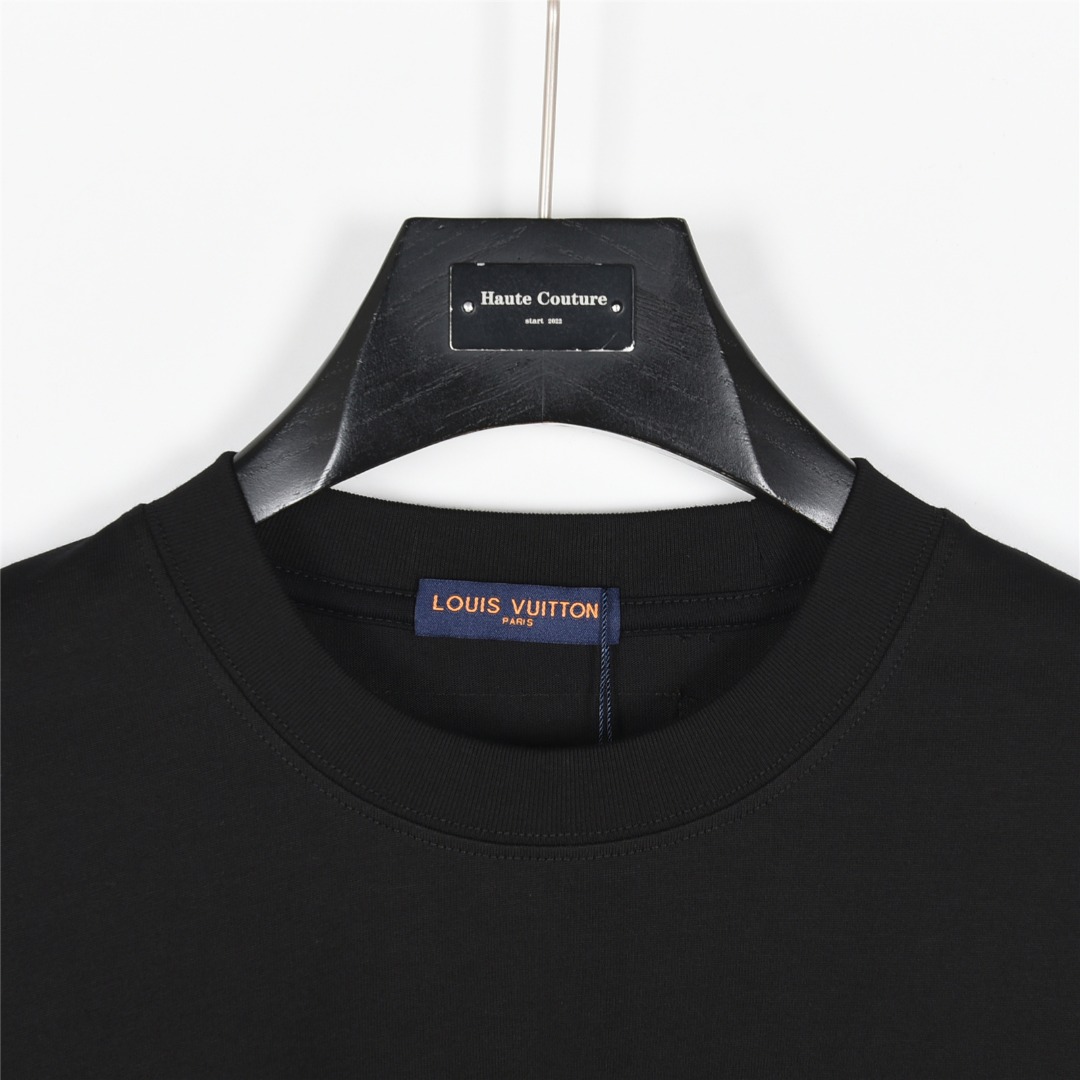 Louis Vuitton/路易威登 25Fw 梦想家涂鸦标语印花长袖T恤 白色 黑色-Chinese UA Cheap High Quatity Brand Clothes Bags handbags Sneakers wholesale wholesaler seller from China Factory suppliers Fashion Clothing Shoes best Quality Beautiful Price Louis Vuitton/路易威登 25Fw 梦想家涂鸦标语印花长袖T恤 白色 黑色