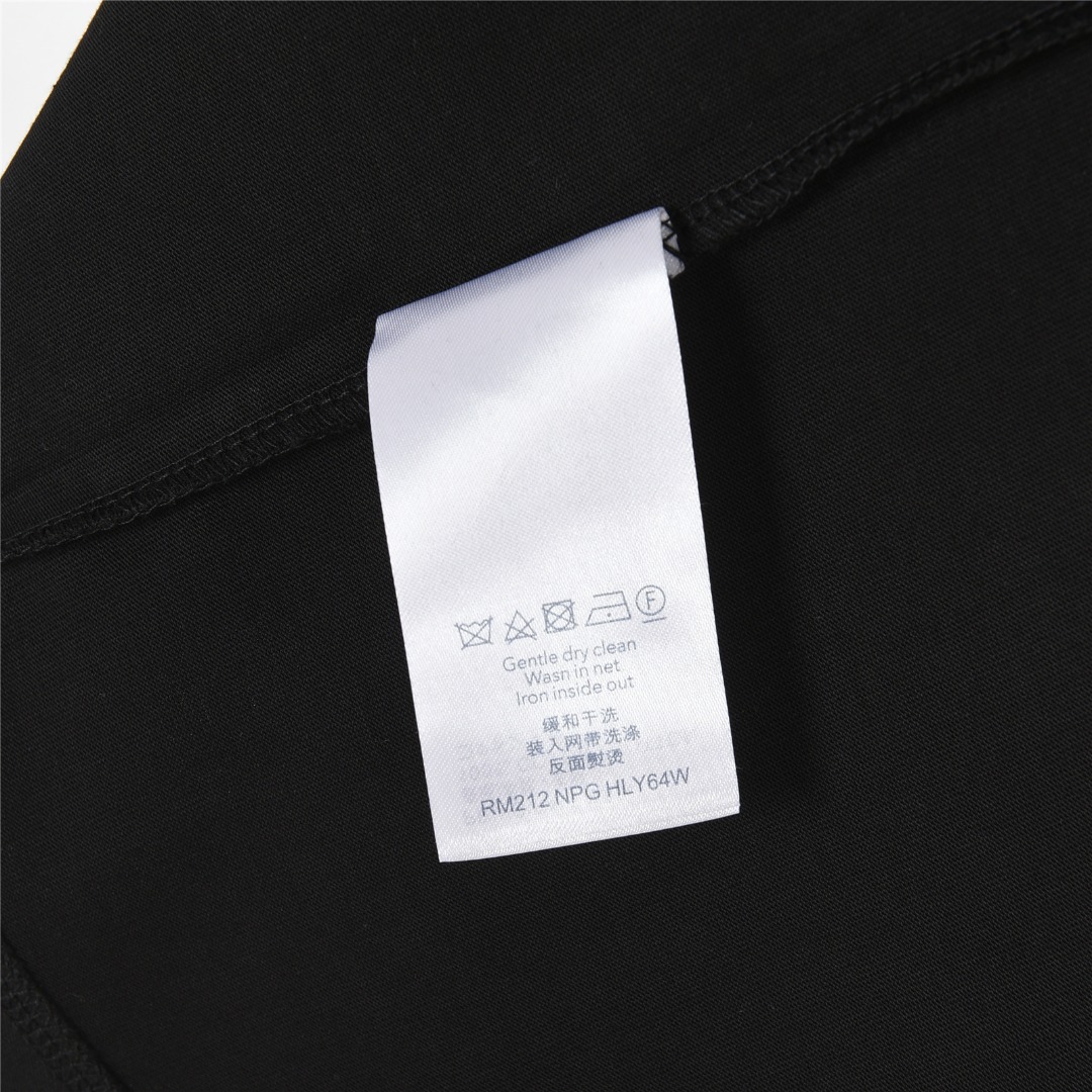 Louis Vuitton/路易威登 25Fw 梦想家涂鸦标语印花长袖T恤 白色 黑色-Chinese UA Cheap High Quatity Brand Clothes Bags handbags Sneakers wholesale wholesaler seller from China Factory suppliers Fashion Clothing Shoes best Quality Beautiful Price Louis Vuitton/路易威登 25Fw 梦想家涂鸦标语印花长袖T恤 白色 黑色