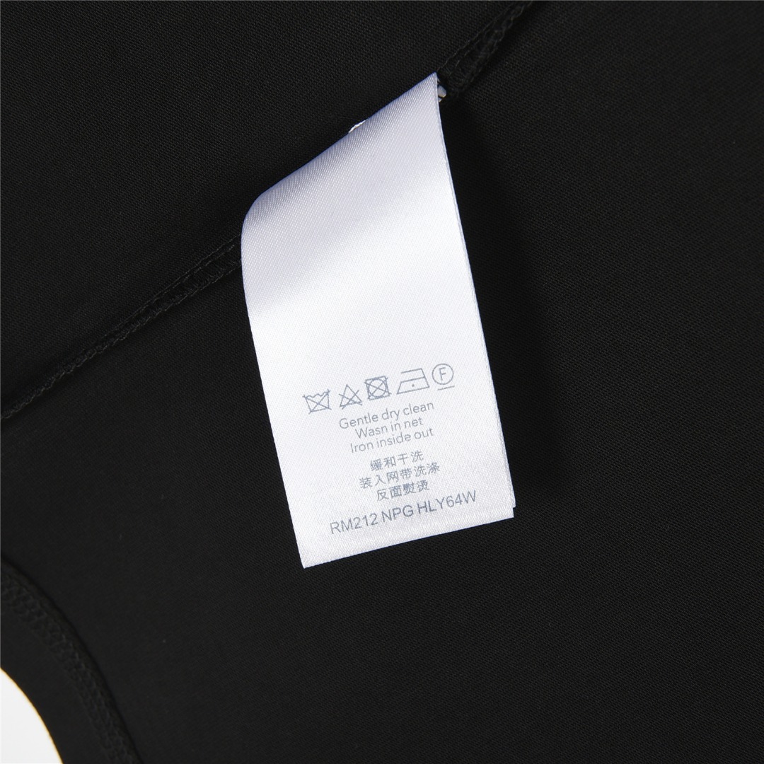 Louis Vuitton/路易威登 25Fw 下摆四叶草大logo泼墨印花长袖T恤-Chinese UA Cheap High Quatity Brand Clothes Bags handbags Sneakers wholesale wholesaler seller from China Factory suppliers Fashion Clothing Shoes best Quality Beautiful Price Louis Vuitton/路易威登 25Fw 下摆四叶草大logo泼墨印花长袖T恤