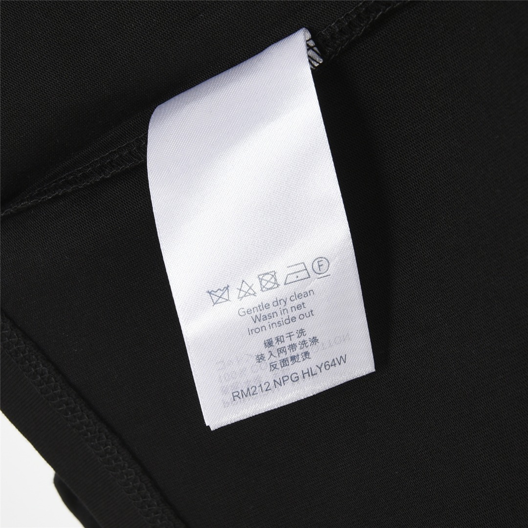 Louis Vuitton/路易威登 25Fw 彩色老花logo刺绣长袖T恤 黑色 白色-Chinese UA Cheap High Quatity Brand Clothes Bags handbags Sneakers wholesale wholesaler seller from China Factory suppliers Fashion Clothing Shoes best Quality Beautiful Price Louis Vuitton/路易威登 25Fw 彩色老花logo刺绣长袖T恤 黑色 白色