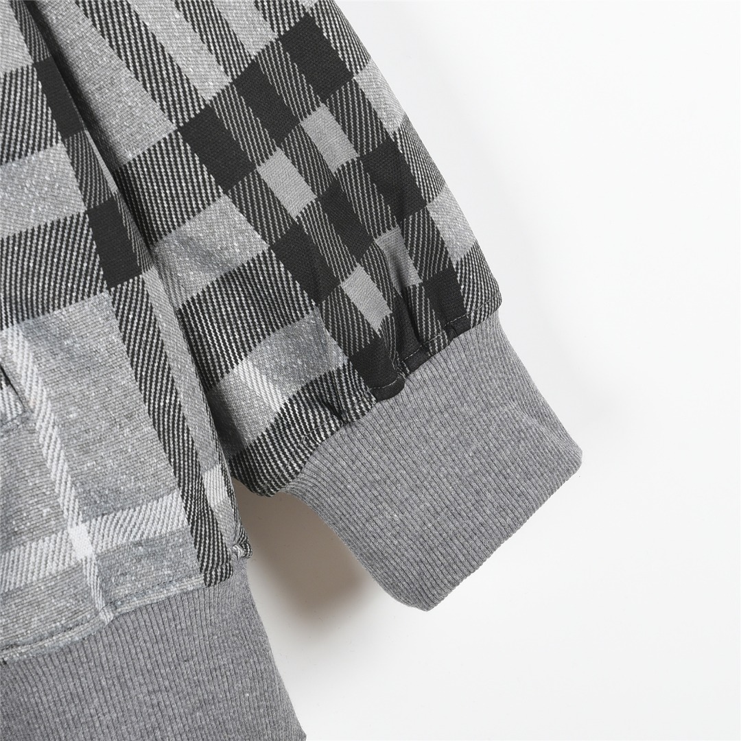 Burberry/巴宝莉 25Fw 胸前徽标格纹战马连帽卫衣 卡其色 灰色-Chinese UA Cheap High Quatity Brand Clothes Bags handbags Sneakers wholesale wholesaler seller from China Factory suppliers Fashion Clothing Shoes best Quality Beautiful Price Burberry/巴宝莉 25Fw 胸前徽标格纹战马连帽卫衣 卡其色 灰色